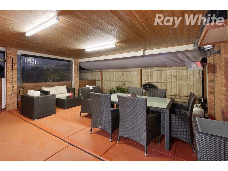 17 Henry Cable Court, Mill Park VIC 3082