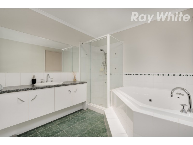 17 Henry Cable Court, Mill Park VIC 3082