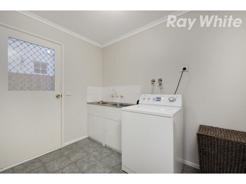 17 Henry Cable Court, Mill Park VIC 3082