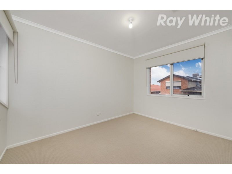 17 Henry Cable Court, Mill Park VIC 3082