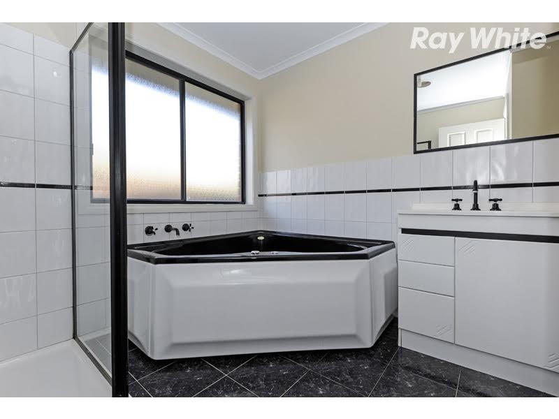 31 Bedingham Drive, Hillside VIC 3037