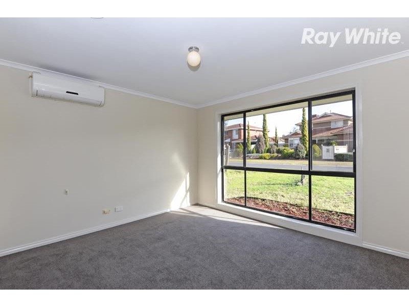 31 Bedingham Drive, Hillside VIC 3037