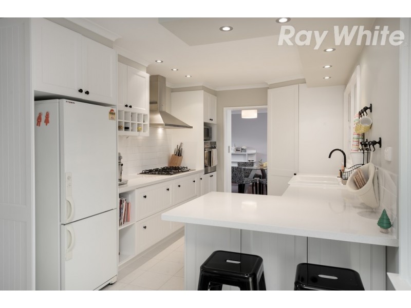 8 Ronald Court, Watsonia North VIC 3087