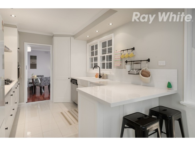 8 Ronald Court, Watsonia North VIC 3087