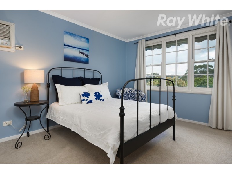 8 Ronald Court, Watsonia North VIC 3087