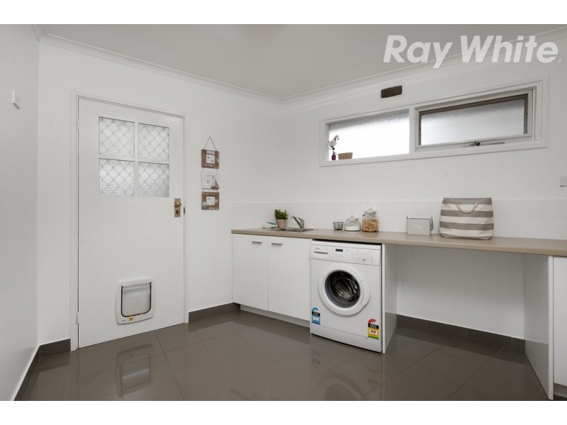 8 Ronald Court, Watsonia North VIC 3087