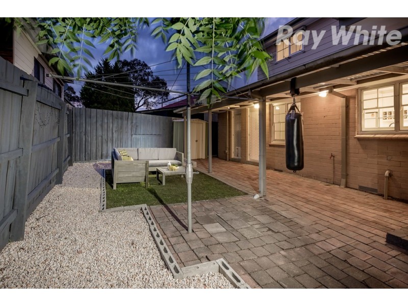 8 Ronald Court, Watsonia North VIC 3087