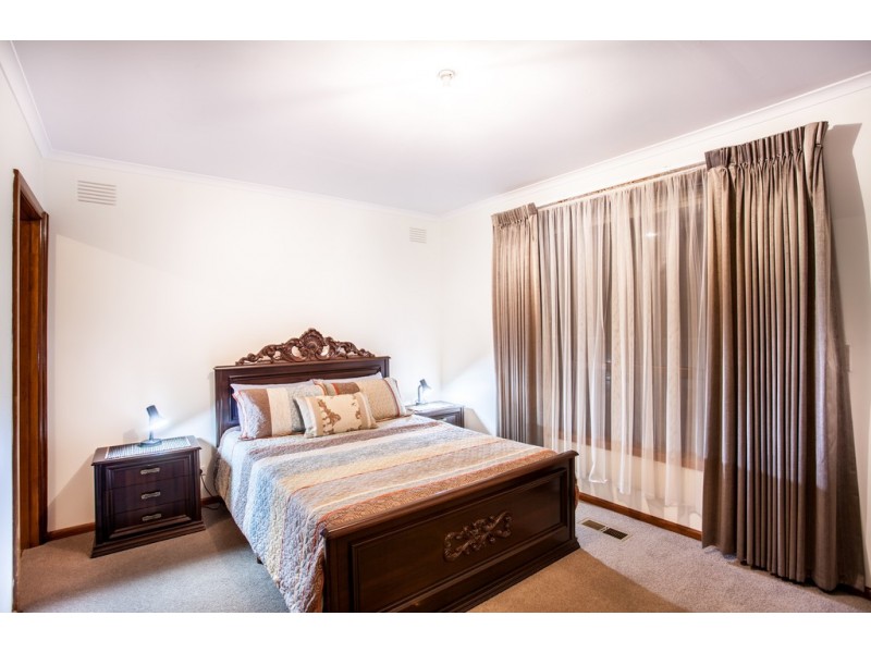 13 Swindon Court, Lalor VIC 3075