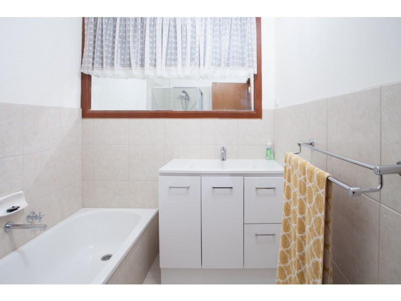 13 Swindon Court, Lalor VIC 3075