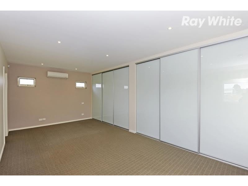 15A Cash Street, Kingsbury VIC 3083