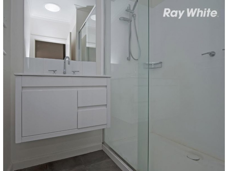 16 Clunes Street, Kingsbury VIC 3083