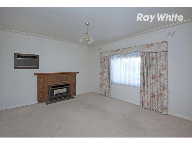 16 Clunes Street, Kingsbury VIC 3083