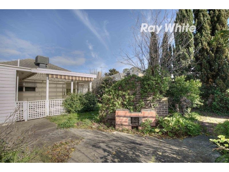 16 Clunes Street, Kingsbury VIC 3083