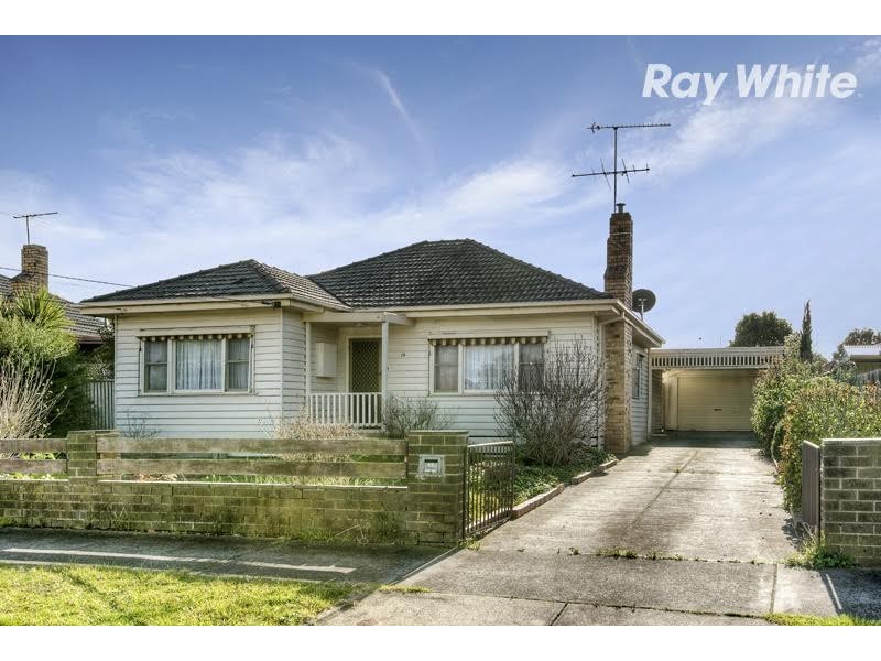 16 Clunes Street, Kingsbury VIC 3083
