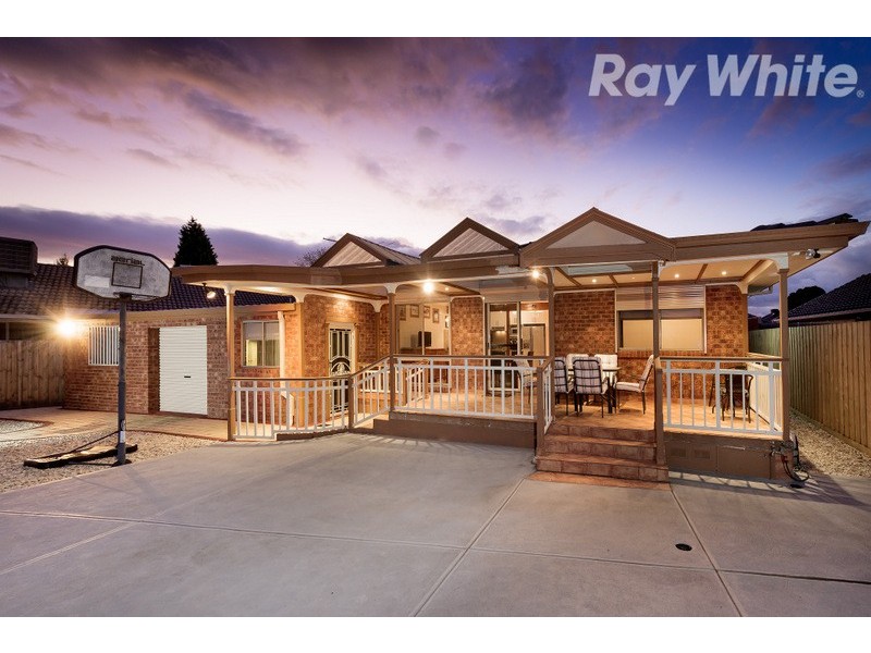 2 Ratcliffe Close, Mill Park VIC 3082