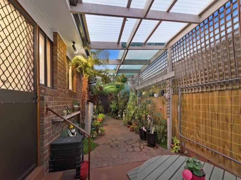 2/37 Greenhills Road, Bundoora VIC 3083