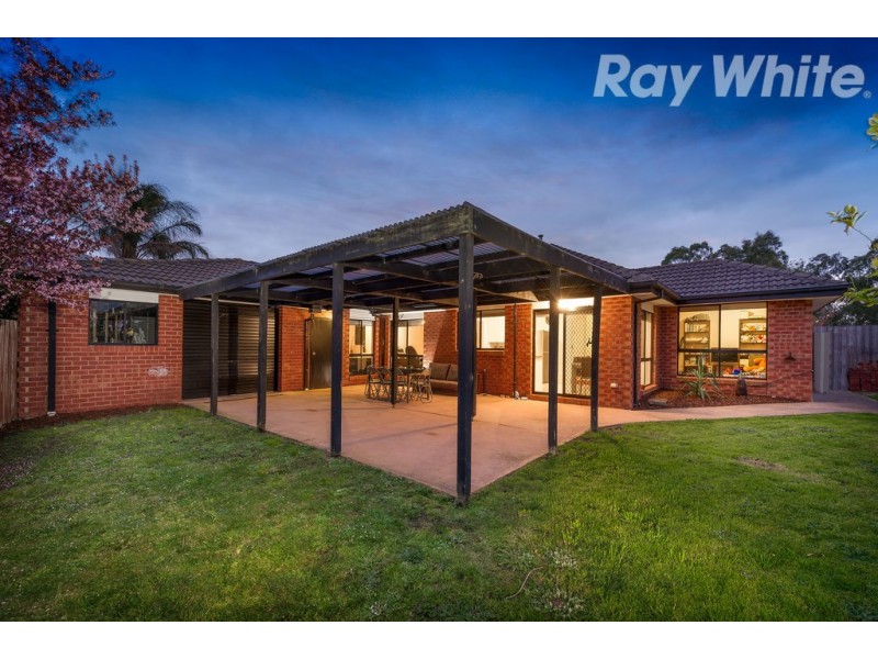 4 Underwood Close, Mill Park VIC 3082