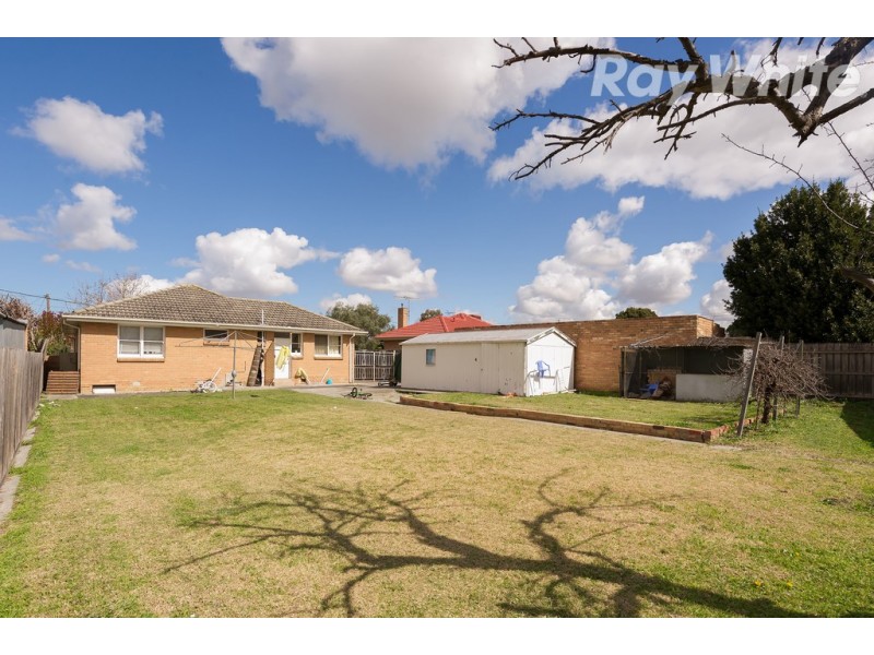 4 Crookston Road, Reservoir VIC 3073