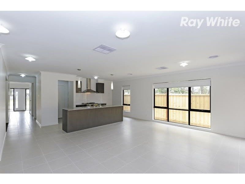 11 Ferngully Crescent, South Morang VIC 3752