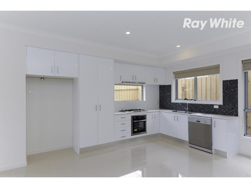 28 McGlynn Avenue, South Morang VIC 3752