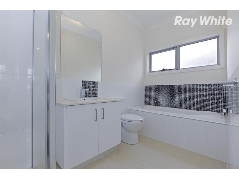 28 McGlynn Avenue, South Morang VIC 3752