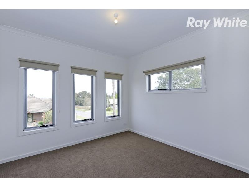 28 McGlynn Avenue, South Morang VIC 3752