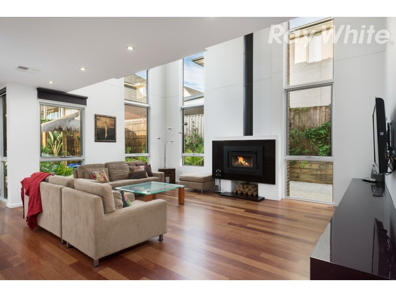 6 Lookout Rise, South Morang VIC 3752