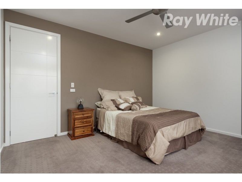 6 Lookout Rise, South Morang VIC 3752