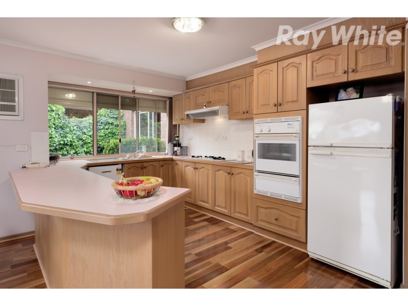 17 Carbon Crescent, Mill Park VIC 3082