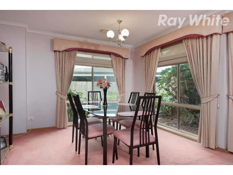 17 Carbon Crescent, Mill Park VIC 3082