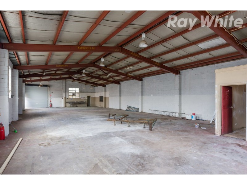 37 Lawson Crescent, Thomastown VIC 3074