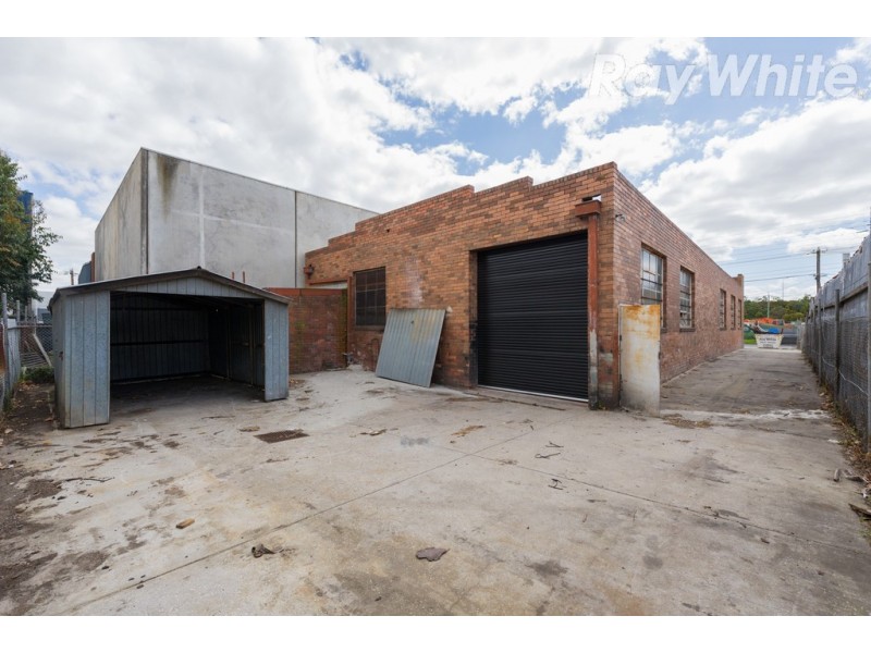 37 Lawson Crescent, Thomastown VIC 3074