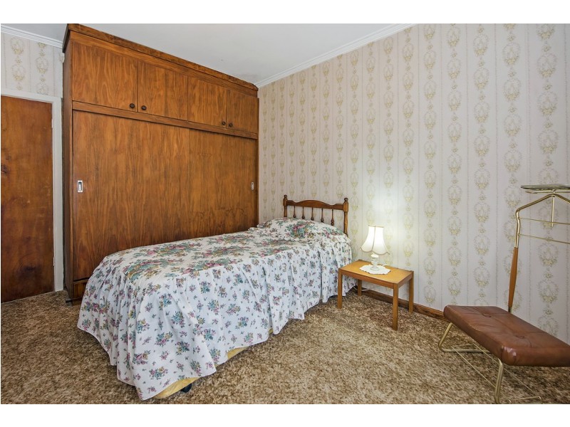 62 Mount View Road, Thomastown VIC 3074