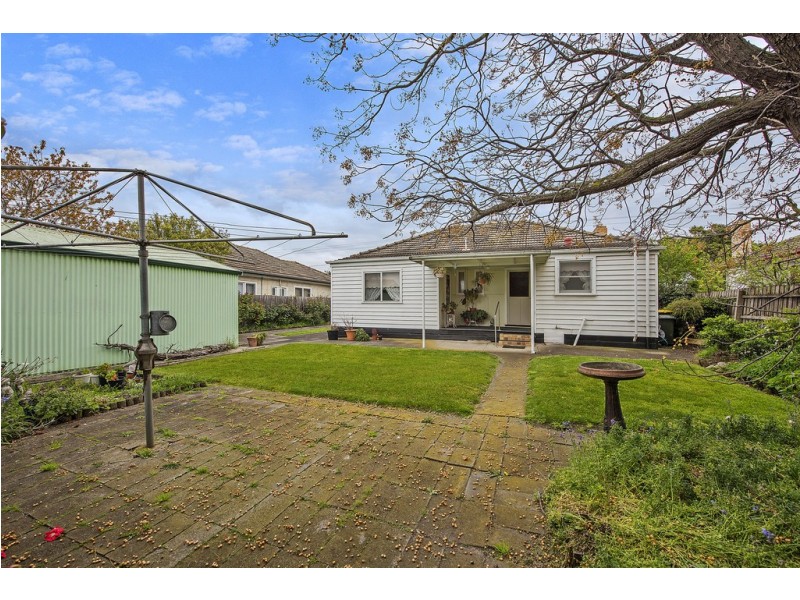 62 Mount View Road, Thomastown VIC 3074