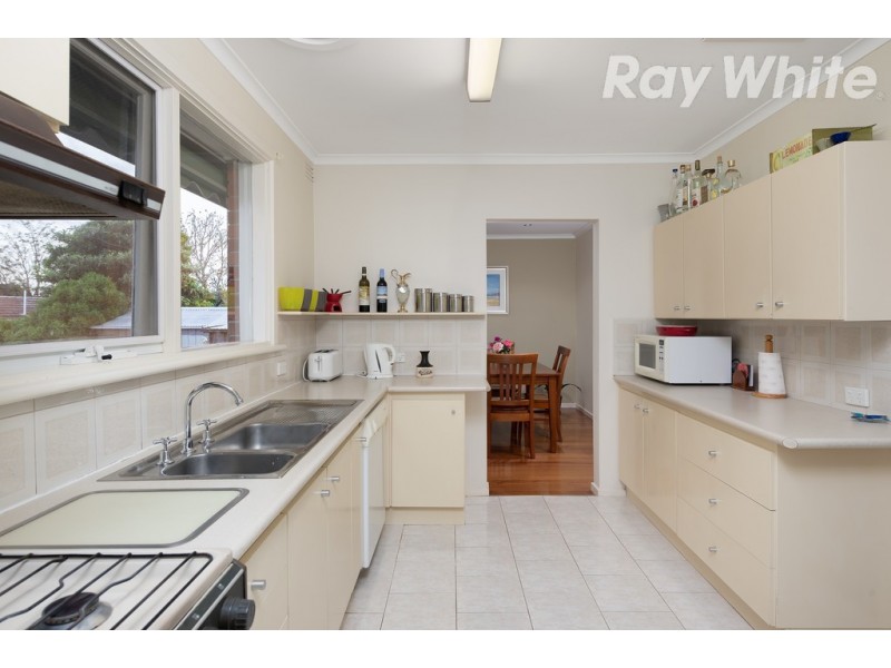 6 Carolyn Crescent, Bundoora VIC 3083