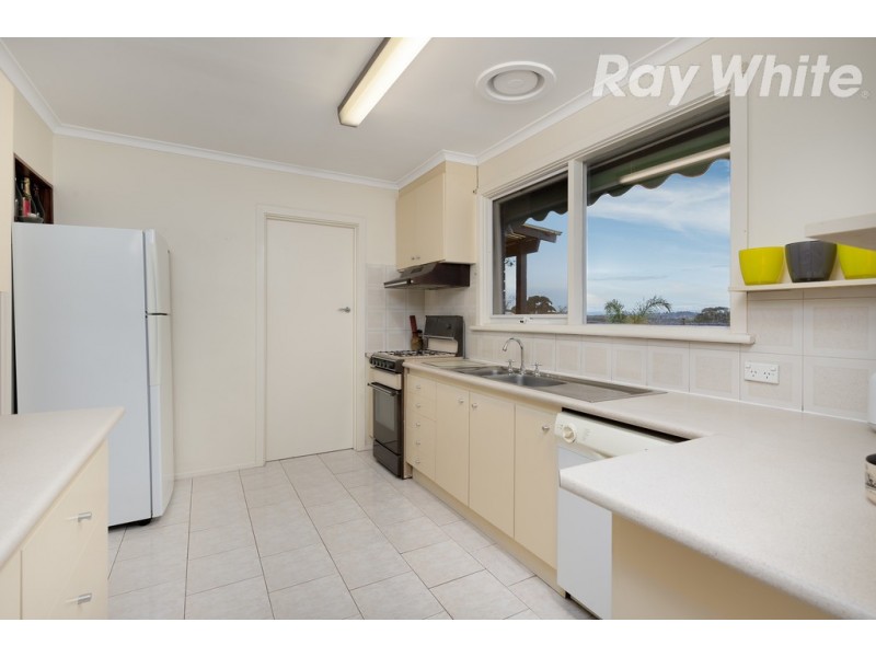 6 Carolyn Crescent, Bundoora VIC 3083