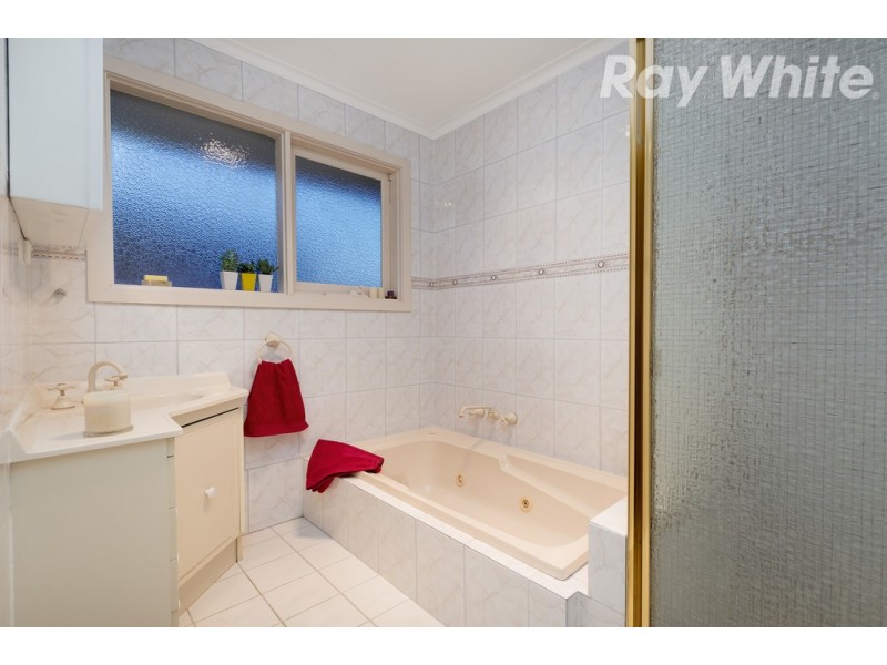 6 Carolyn Crescent, Bundoora VIC 3083