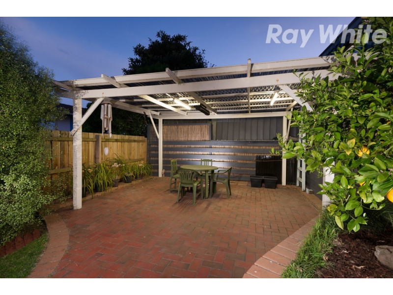 6 Carolyn Crescent, Bundoora VIC 3083