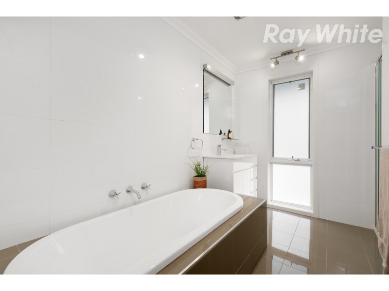 17 Cambridge Way, Bundoora VIC 3083