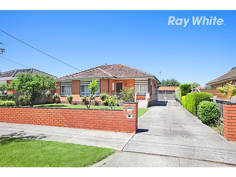18 Botha Avenue, Reservoir VIC 3073