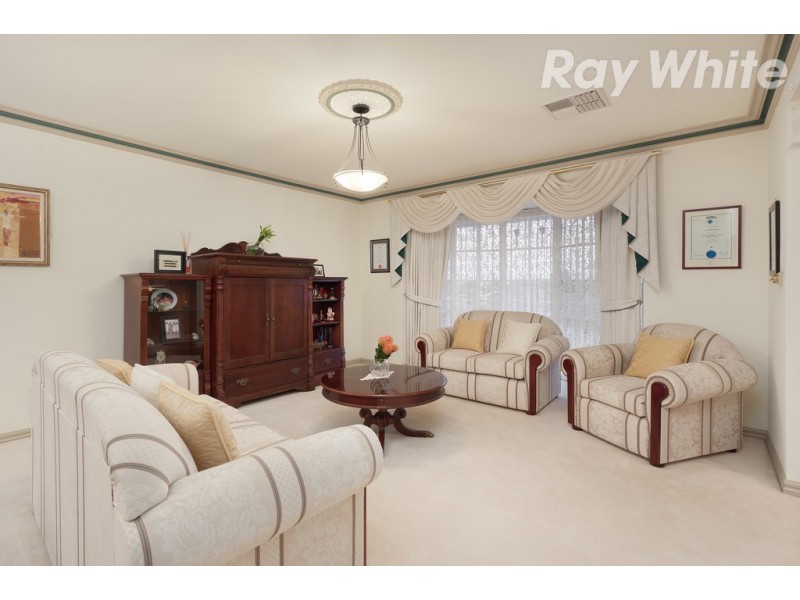 37 Woolnough Drive, Mill Park VIC 3082