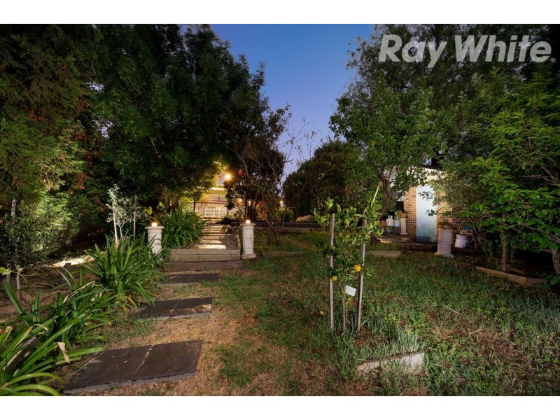 37 Woolnough Drive, Mill Park VIC 3082