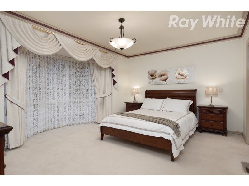 37 Woolnough Drive, Mill Park VIC 3082