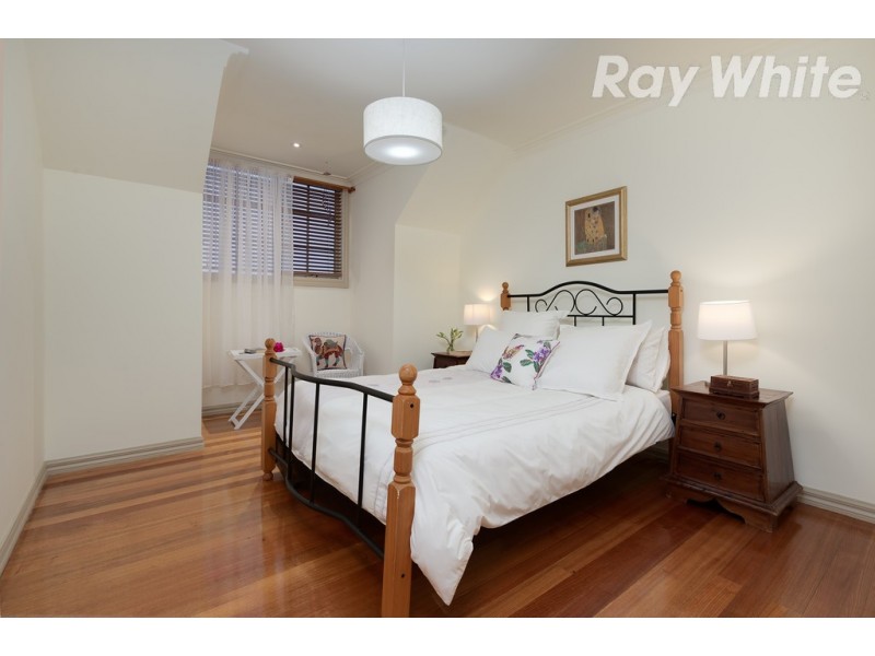 37 Woolnough Drive, Mill Park VIC 3082