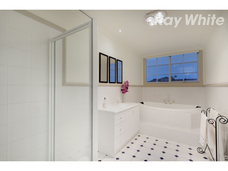 37 Woolnough Drive, Mill Park VIC 3082