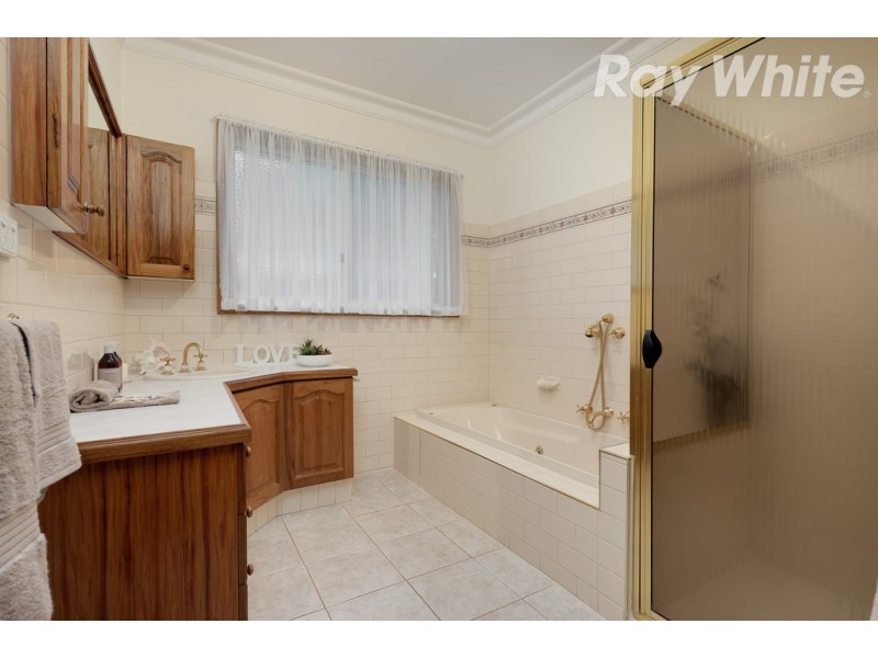 30 Binnak Drive, Watsonia North VIC 3087