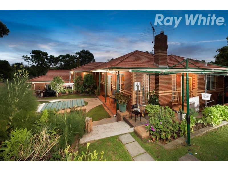 30 Binnak Drive, Watsonia North VIC 3087