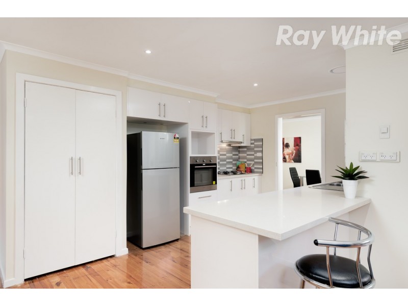 4 Devitt Court, Mill Park VIC 3082