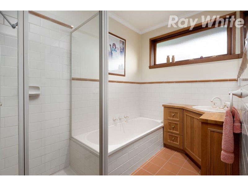 25 Lennox Crescent, Bundoora VIC 3083