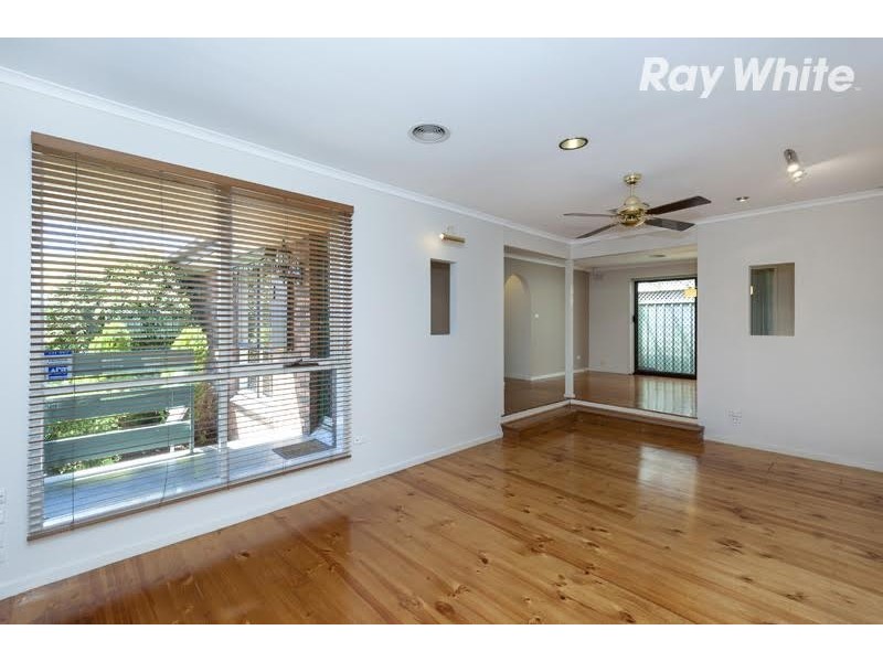 35 Kurrajong Crescent, Watsonia North VIC 3087